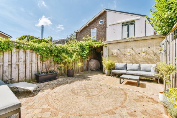 Courtyard Patio Service in Anacortes